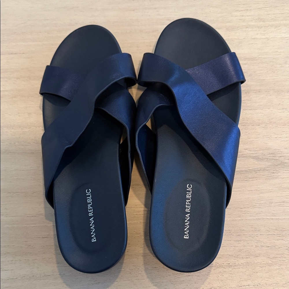 Banana Republic Midnight Blue Crisscross Slide Sandals 7M NWOT